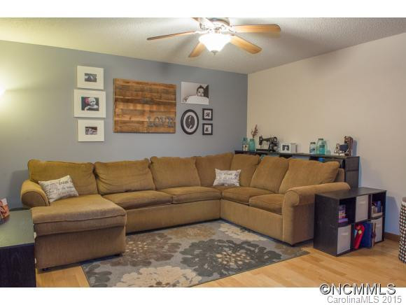 4 ELLA LANE - Photo 3