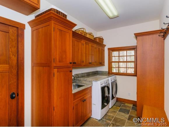 140 McElrath - Photo 17