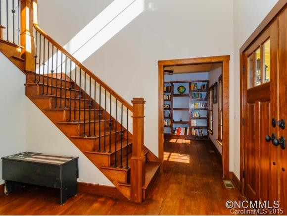 140 McElrath - Photo 4