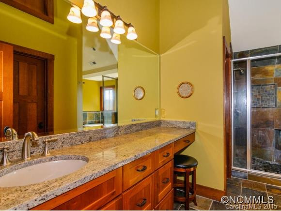 140 McElrath - Photo 10