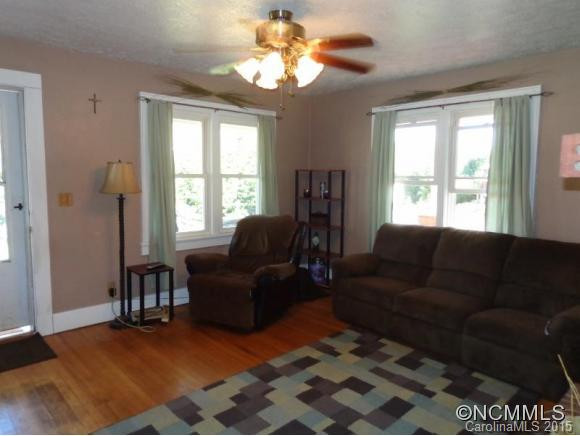 1943 Beaverdam Road - Photo 2