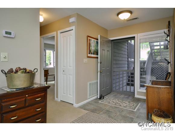303 Golfside Drive - Photo 2