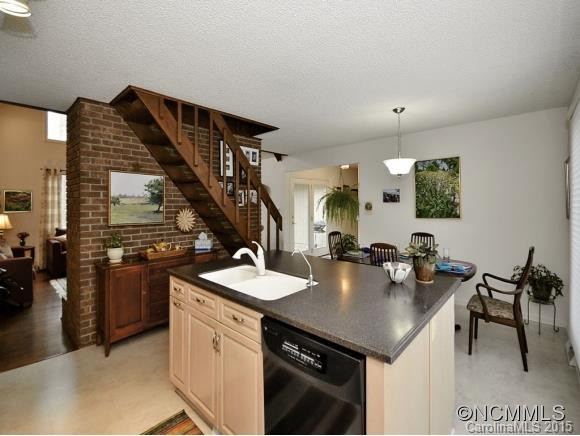 336 WOODY LANE - Photo 3