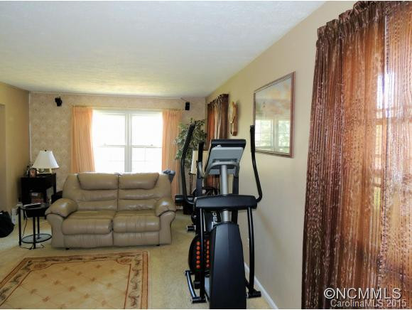 2270 Glenheath - Photo 3