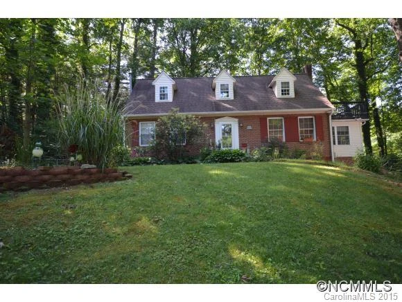 106 Royal Pines Dr.