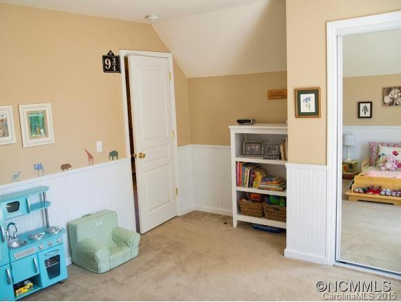 300 White Pine Drive - Photo 9
