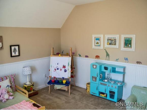 300 White Pine Drive - Photo 10