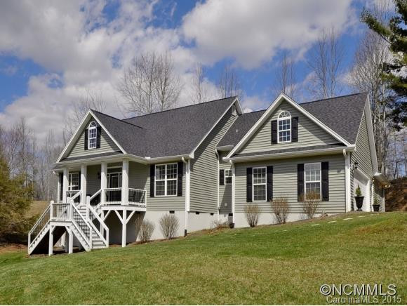 11 BEECHWOOD KNOLL