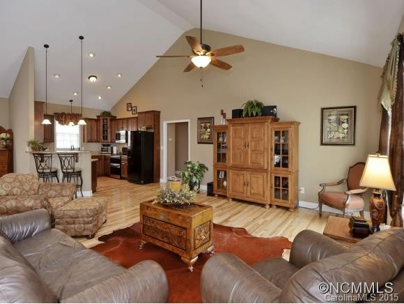 11 BEECHWOOD KNOLL - Photo 5