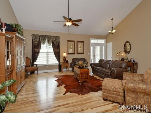 11 BEECHWOOD KNOLL - Photo 6