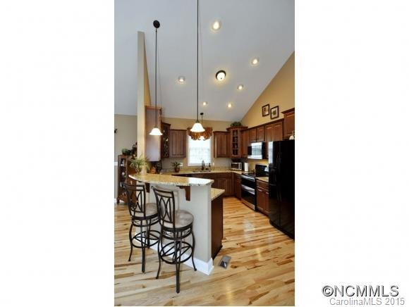 11 BEECHWOOD KNOLL - Photo 7
