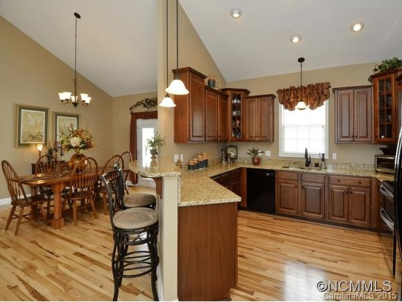 11 BEECHWOOD KNOLL - Photo 8