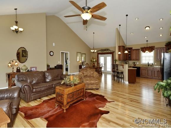 11 BEECHWOOD KNOLL - Photo 9
