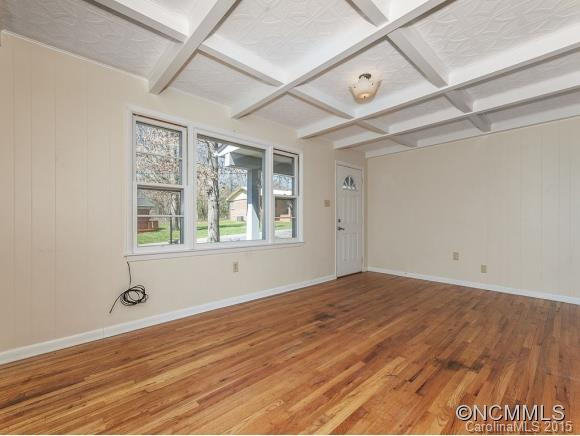 27 GOLDMONT STREET - Photo 3