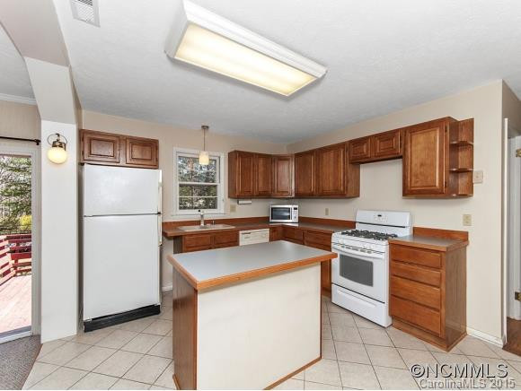 27 GOLDMONT STREET - Photo 5