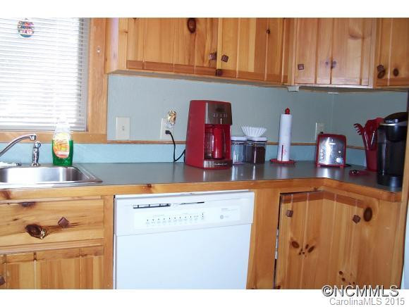 77 Maplewood - Photo 15