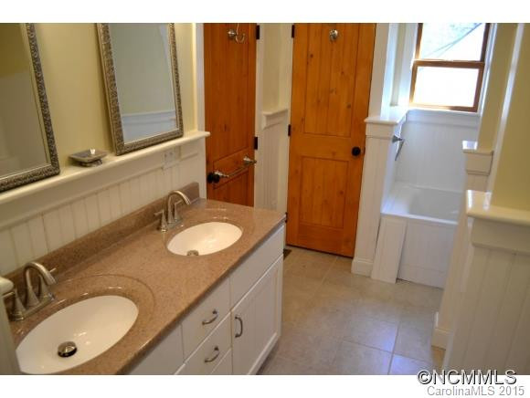 24 Blalock Avenue - Photo 3