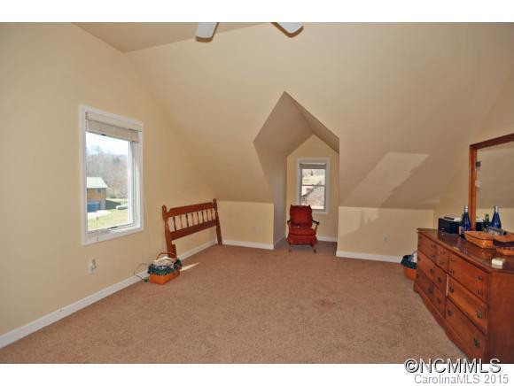 105 Gloria Way - Photo 12