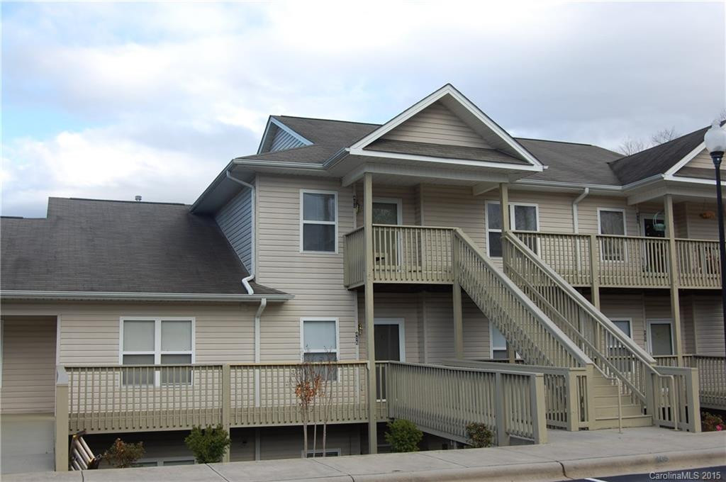 409 CARRINGTON Place