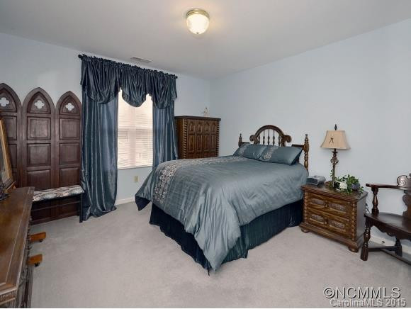 409 CARRINGTON Place - Photo 8