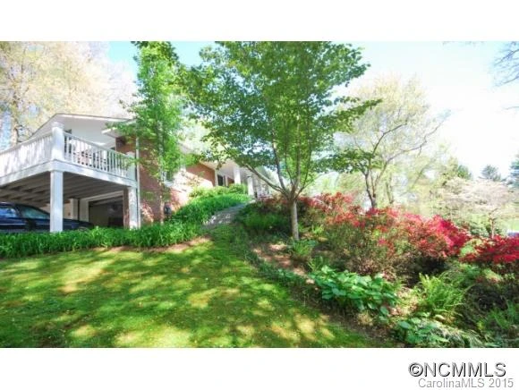 202 Delphia dr