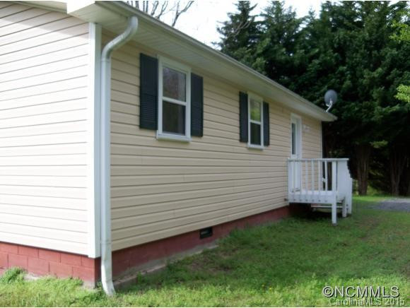 313 E Howard Street - Photo 2