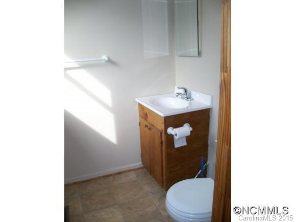 313 E Howard Street - Photo 12