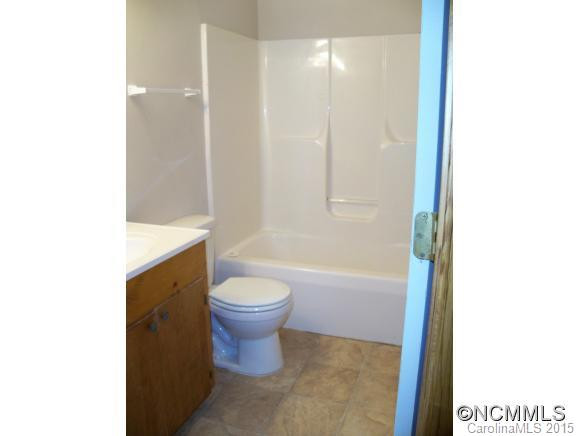 313 E Howard Street - Photo 15