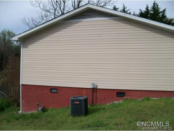 313 E Howard Street - Photo 16
