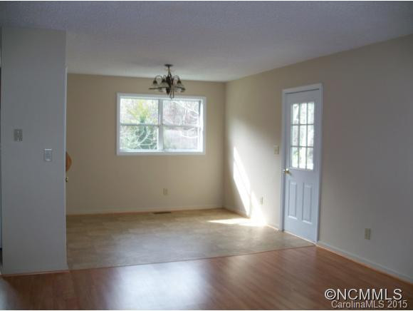 313 E Howard Street - Photo 4