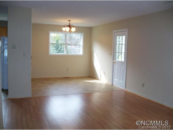 313 E Howard Street - Photo 5
