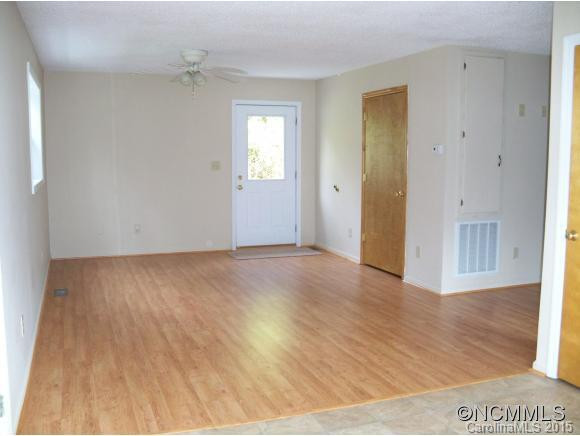 313 E Howard Street - Photo 6