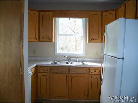 313 E Howard Street - Photo 7