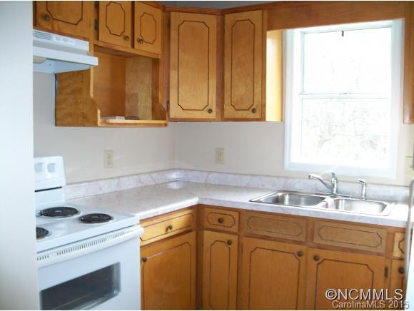 313 E Howard Street - Photo 8