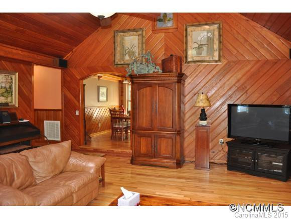 577 Woodmore Drive - Photo 4