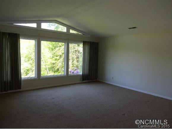 55 OAKWOOD DRIVE - Photo 4