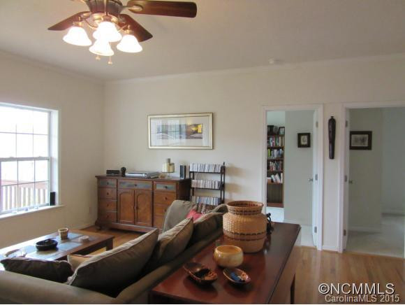 812 Safari Drive - Photo 9