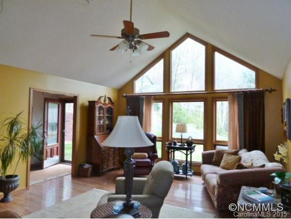17 Westwood Drive - Photo 3
