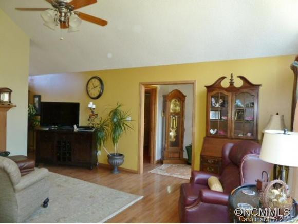 17 Westwood Drive - Photo 4