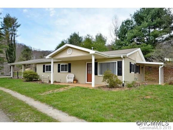 32 South Creek Drive