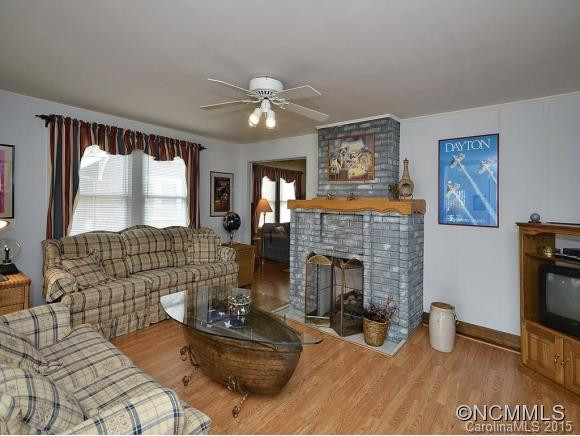 91 VERMONT AVE - Photo 4