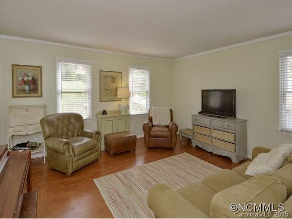 10 FOX HOLLOW COURT - Photo 2