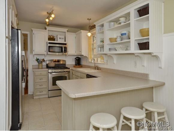 10 FOX HOLLOW COURT - Photo 4