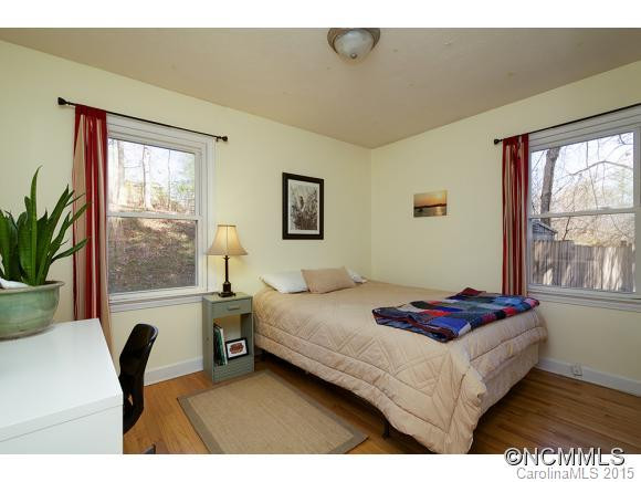 411 Old Hendersonville Hwy - Photo 8