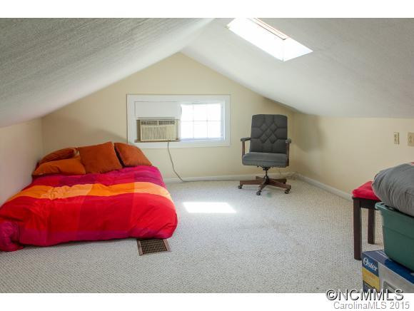 191 Oak Terrace - Photo 18