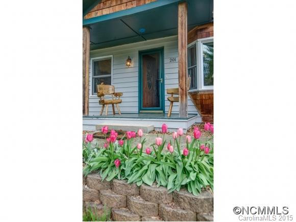 207 PINE TREE COURT - Photo 2