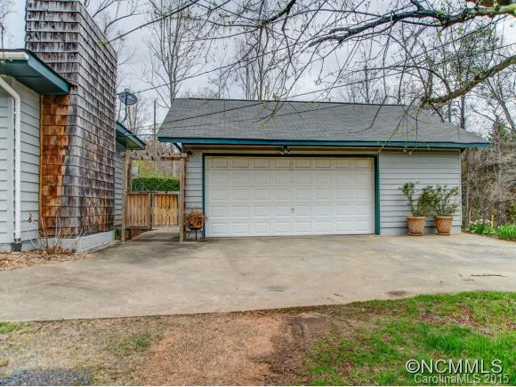 207 PINE TREE COURT - Photo 20