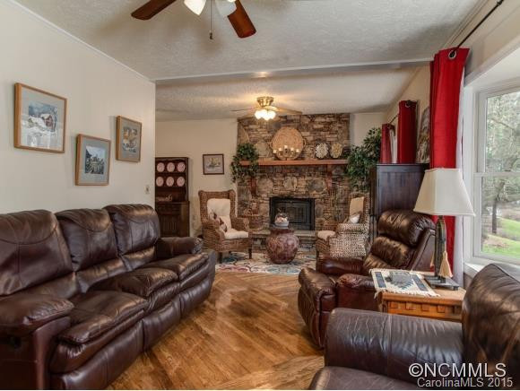 207 PINE TREE COURT - Photo 4