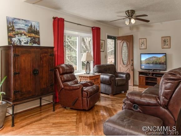 207 PINE TREE COURT - Photo 5