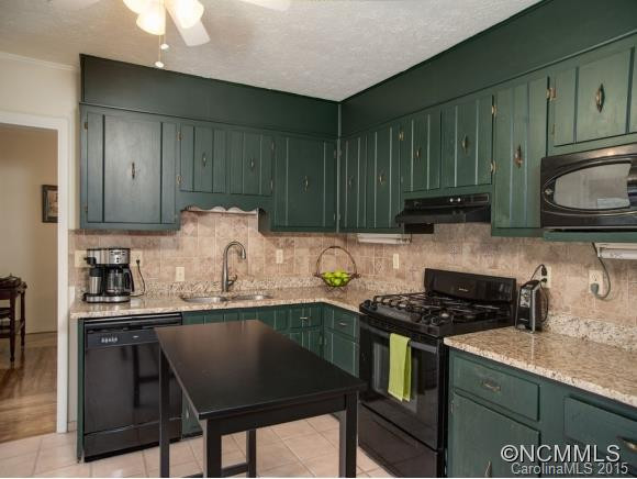 207 PINE TREE COURT - Photo 8